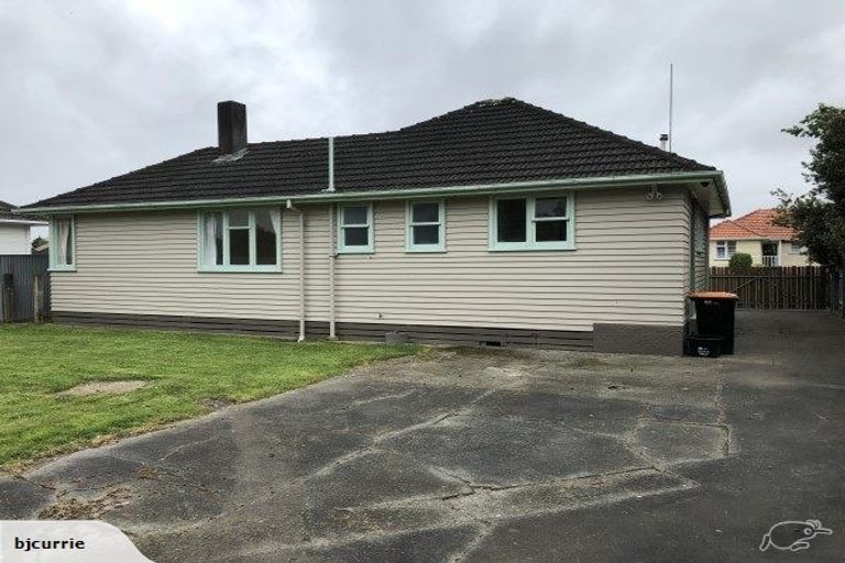 Photo of property in 6 Rochester Street, Awapuni, Palmerston North, 4412
