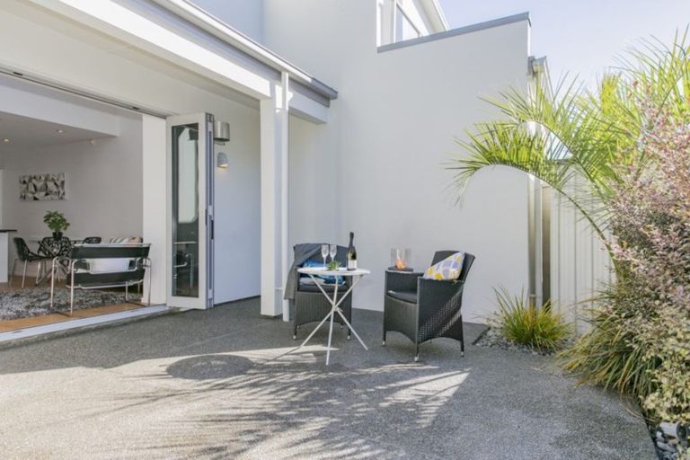 Photo of property in 2/64 Holly Road, St Albans, Christchurch, 8014