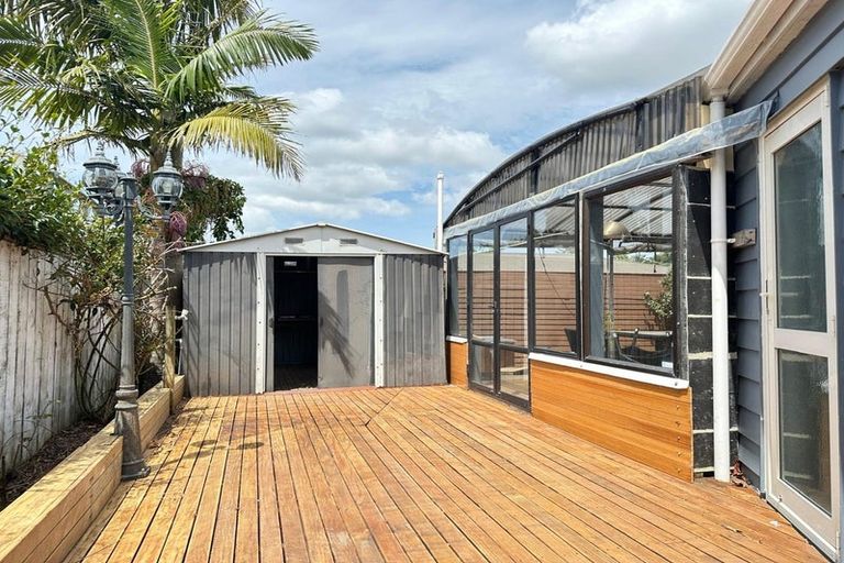 Photo of property in 47a Taikata Road, Te Atatu Peninsula, Auckland, 0610