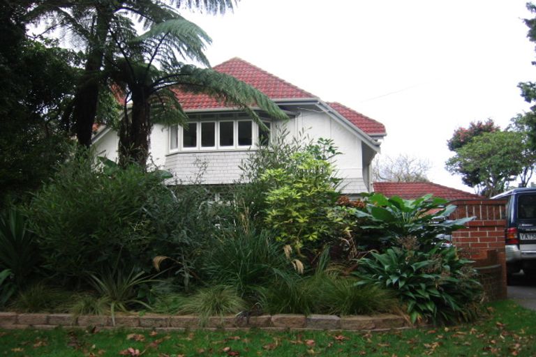 Photo of property in 10 Hinau Street, Woburn, Lower Hutt, 5010