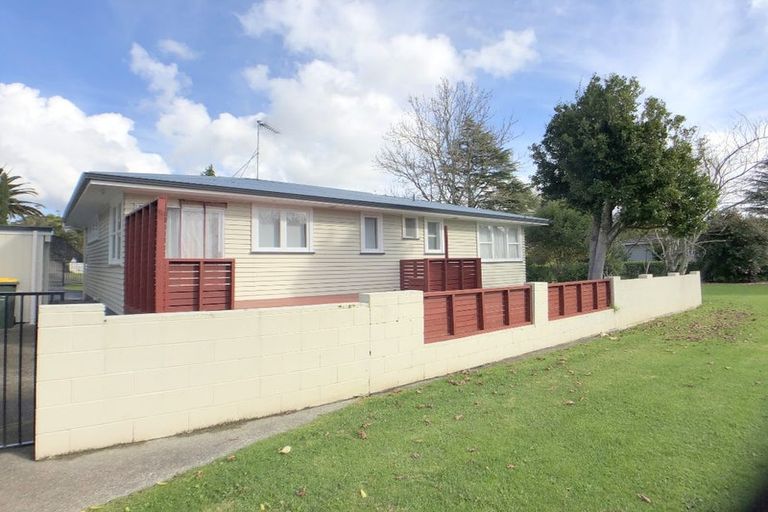 Photo of property in 1/20 Lucinda Place, Glen Eden, Auckland, 0602