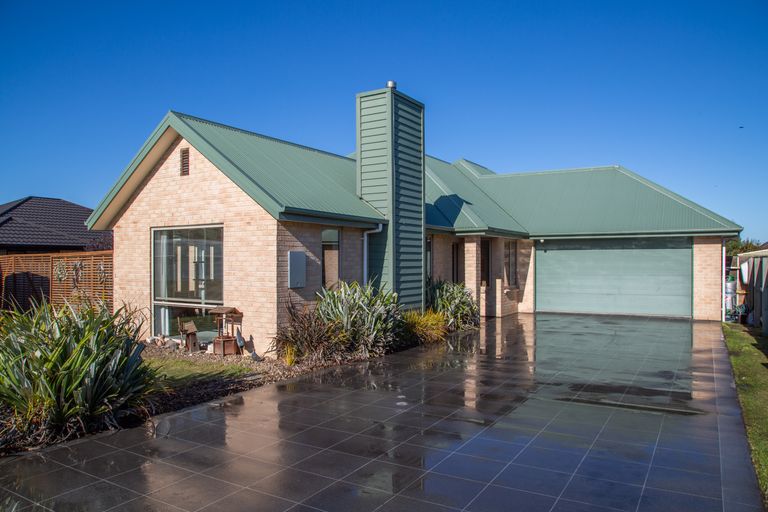 Photo of property in 24 Rochester Crescent, Rolleston, 7614