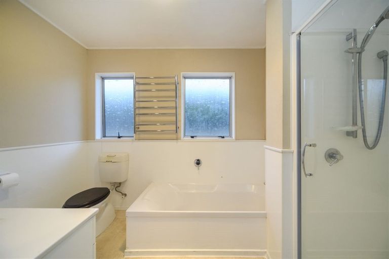 Photo of property in 15 Racecourse Road, Awapuni, Palmerston North, 4412