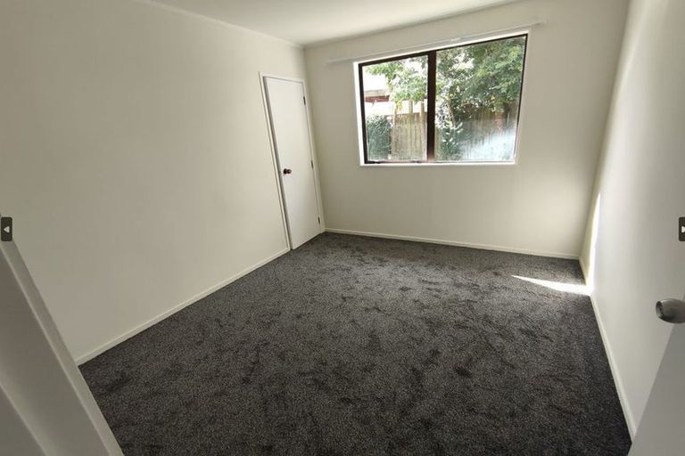 Photo of property in 27h Rehia Road, Massey, Auckland, 0614
