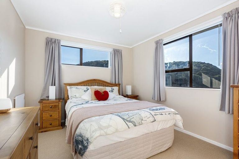Photo of property in 19 Shackle Lane, Whitby, Porirua, 5024