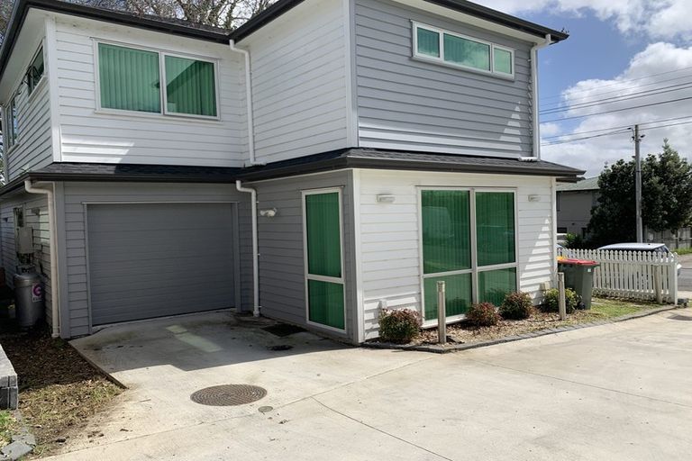 Photo of property in 4a Sherwood Avenue, Te Atatu South, Auckland, 0610