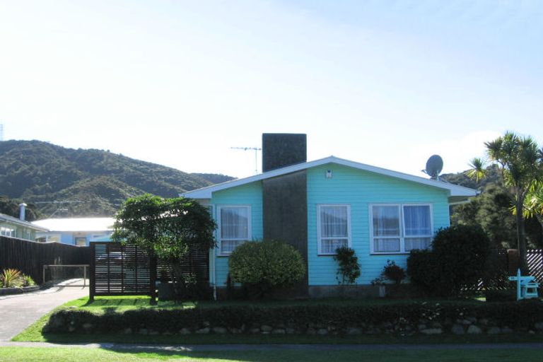 Photo of property in 18 Manutuke Street, Wainuiomata, Lower Hutt, 5014