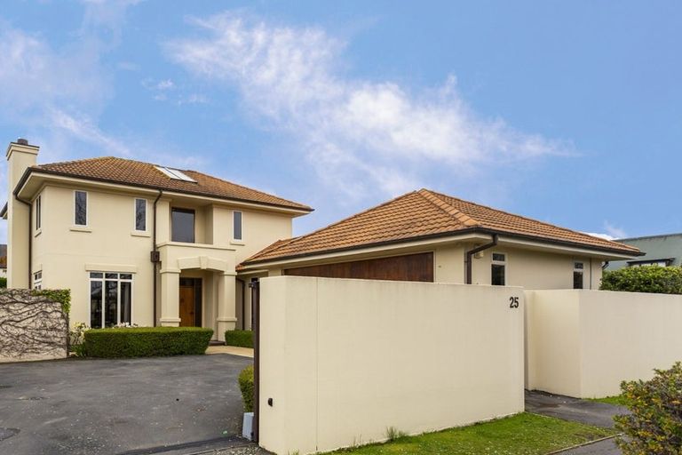 Photo of property in 25 Totara Street, Fendalton, Christchurch, 8041
