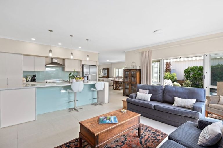 Photo of property in 18 Kensington Drive, Orewa, 0931