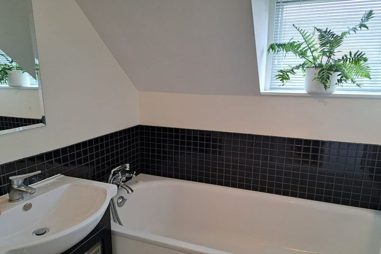 Photo of property in Cornwall Gardens, 12/27 Cornwall Street, St Albans, Christchurch, 8014