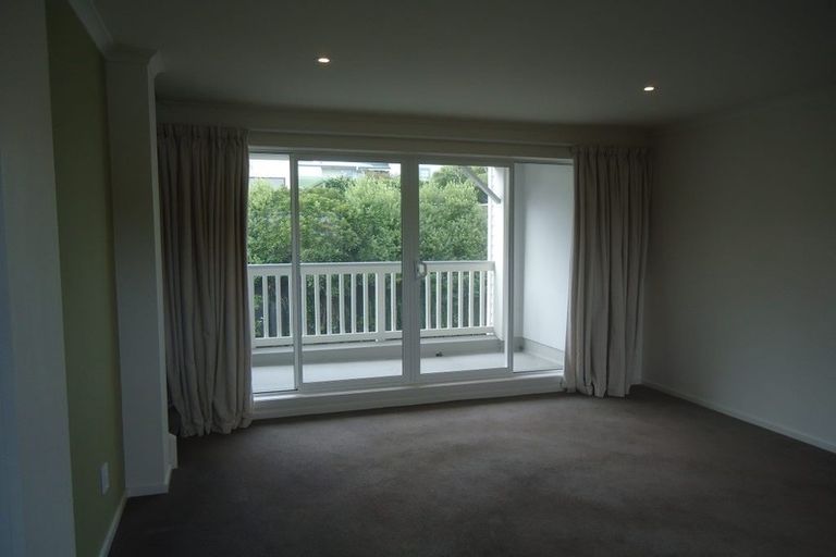 Photo of property in 2/57 Simla Crescent, Khandallah, Wellington, 6035