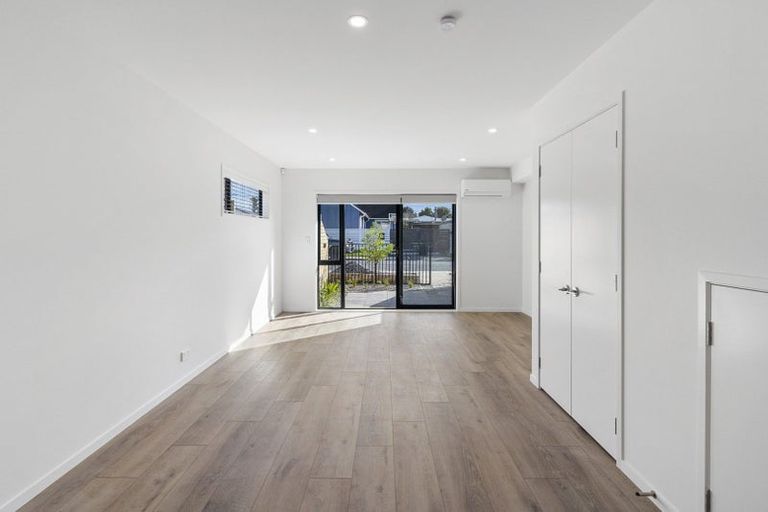 Photo of property in 2 Stokes Avenue, Te Atatu Peninsula, Auckland, 0610