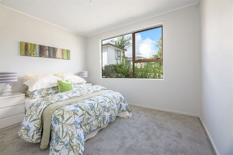 Photo of property in 1/66 Kamara Road, Glen Eden, Auckland, 0602