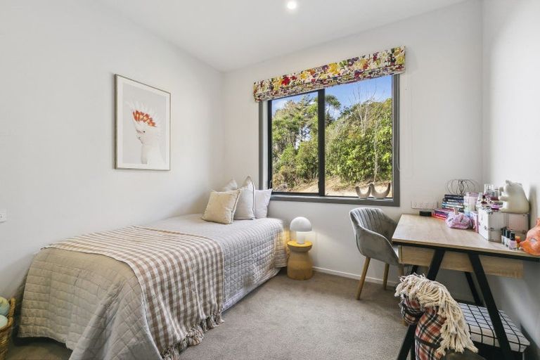 Photo of property in 17 Prestbury Grove, Churton Park, Wellington, 6037