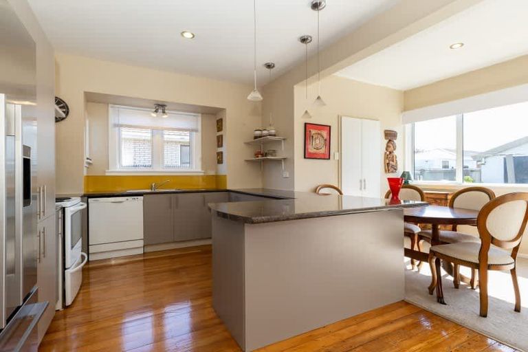 Photo of property in 39 Leitch Street, Somerfield, Christchurch, 8024