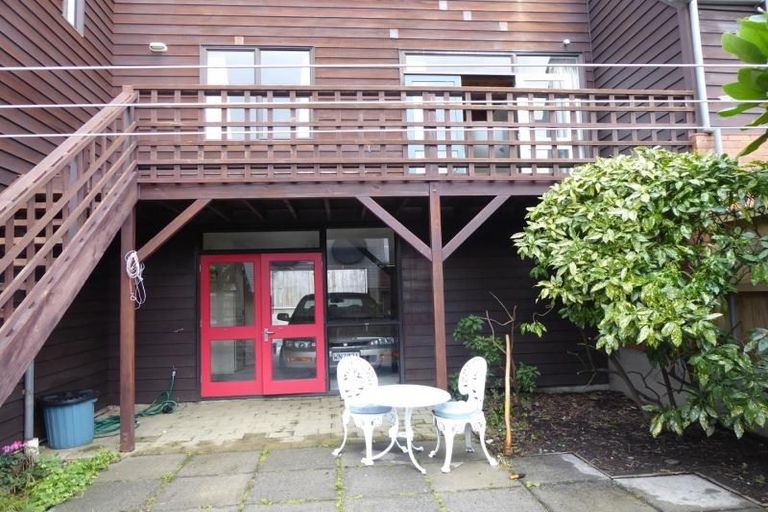 Photo of property in 80u2 Hobson Street, Thorndon, Wellington, 6011