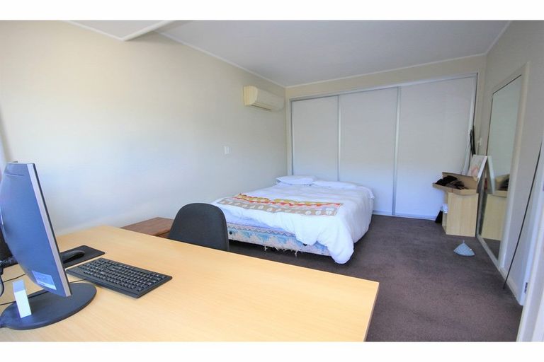 Photo of property in 72 Oxford Street, Lyttelton, 8082