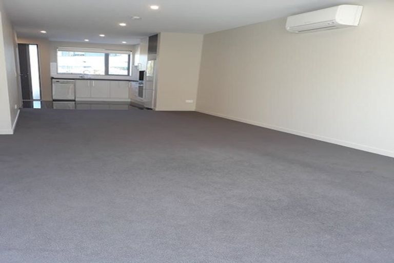 Photo of property in 2u9 Stone Street, Miramar, Wellington, 6022