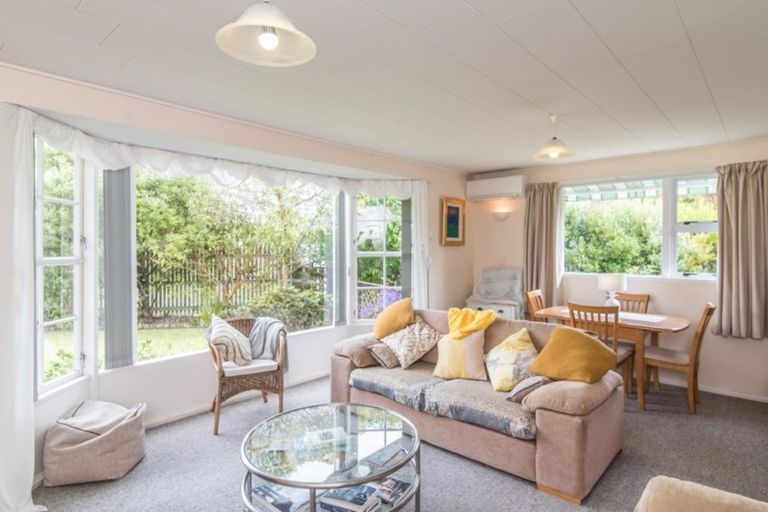 Photo of property in 9 Lesley Grove, Waikanae, 5036