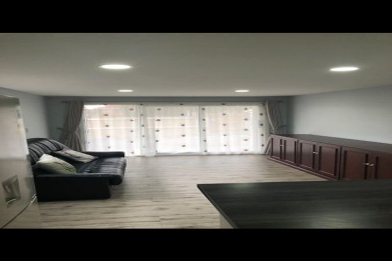 Photo of property in 16 Walworth Avenue, Pakuranga Heights, Auckland, 2010