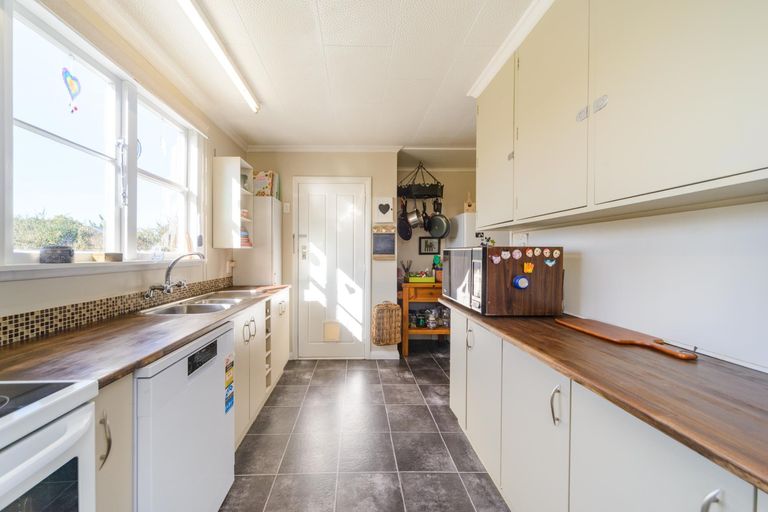 Photo of property in 11 Sinclair Avenue, Highbury, Palmerston North, 4412