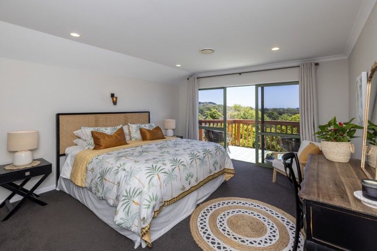 Photo of property in 56 Kakariki Grove, Waikanae, 5036