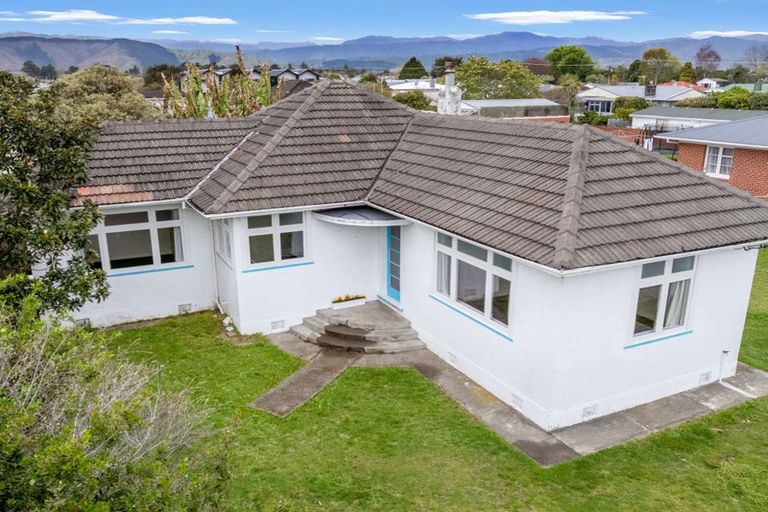 Photo of property in 104 Bartholomew Road, Levin, 5510