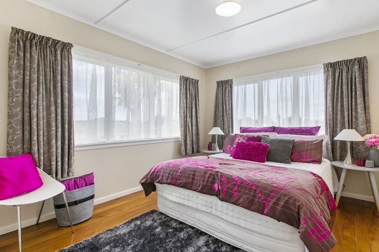 Photo of property in 110 Queen Street, Waiuku, 2123