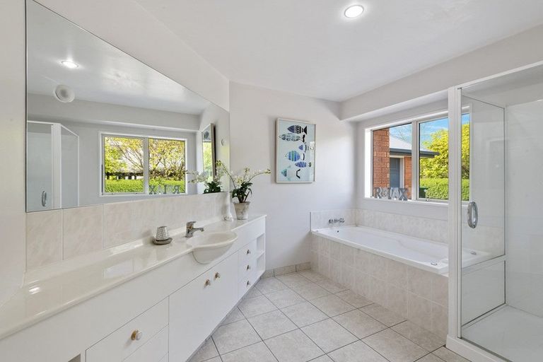 Photo of property in 40 Stonebridge Way, Prebbleton, 7604