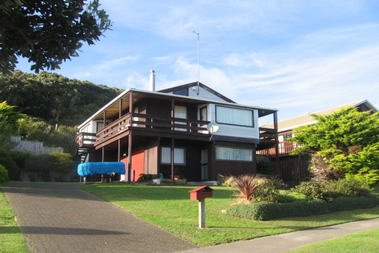 Photo of property in 33 Mercury Way, Whitby, Porirua, 5024