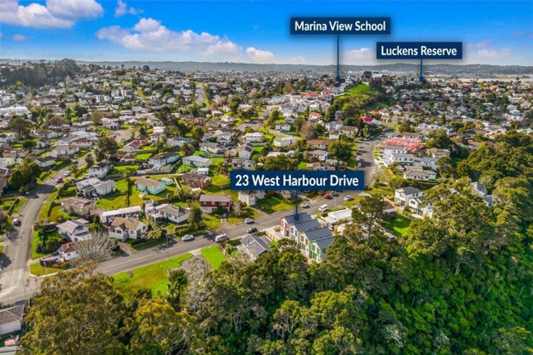 Photo of property in 23a West Harbour Drive, West Harbour, Auckland, 0618