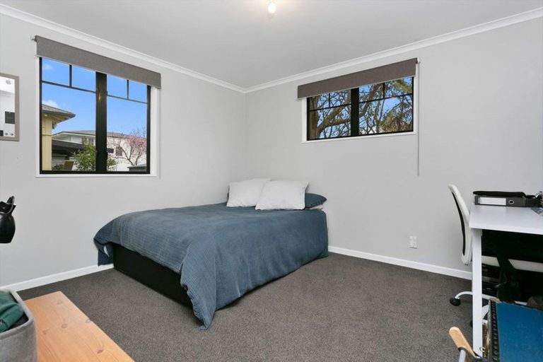 Photo of property in 18 Queen Street, Cambridge, 3434