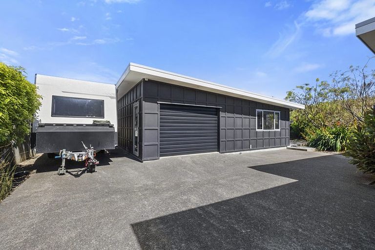Photo of property in 75 Links Drive, Waiwhakaiho, New Plymouth, 4312