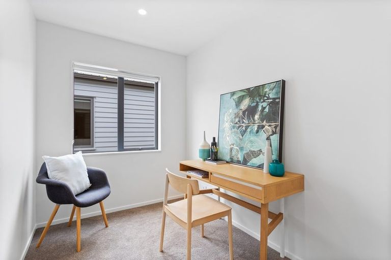 Photo of property in 30 Park Green Avenue, Rosehill, Papakura, 2113