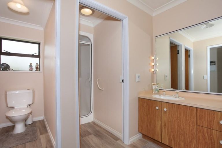 Photo of property in 3 Mcilwaine Place, Marton, 4710