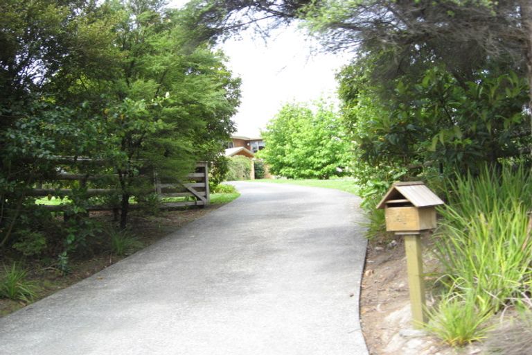 Photo of property in 41 Wintour Road, Waimauku, 0812