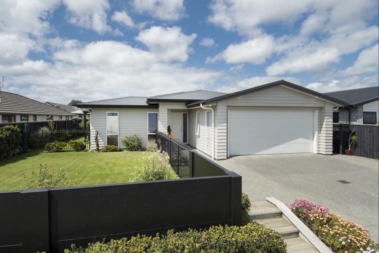 Photo of property in 77 Sandhurst Drive, Papamoa Beach, Papamoa, 3118