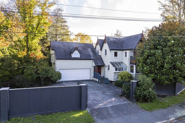 Photo of property in 206 Riverlaw Terrace, Saint Martins, Christchurch, 8022