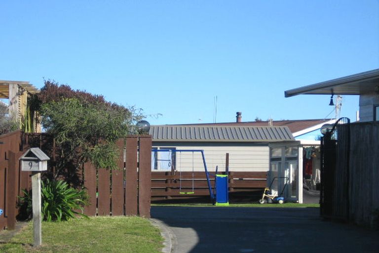 Photo of property in 9 Simcox Street, Otaki Beach, Otaki, 5512
