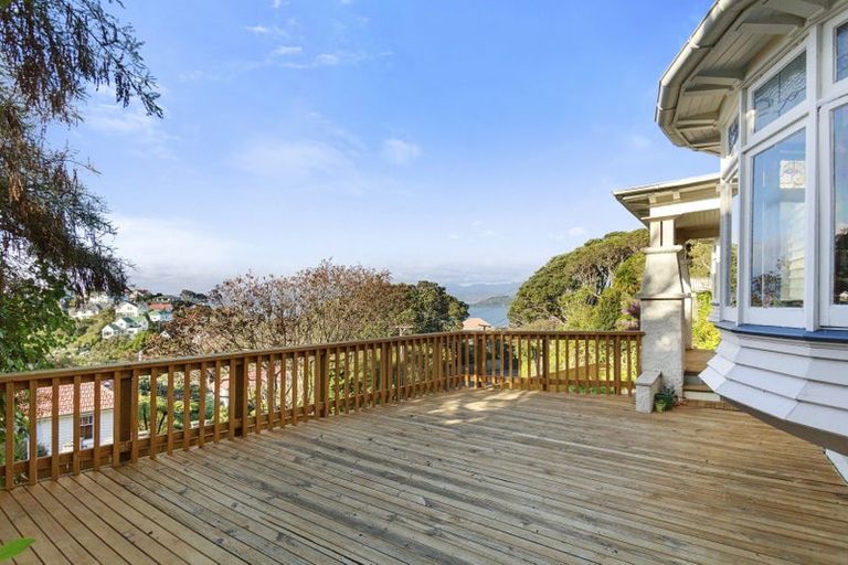 Photo of property in 29 Wadestown Road, Wadestown, Wellington, 6012