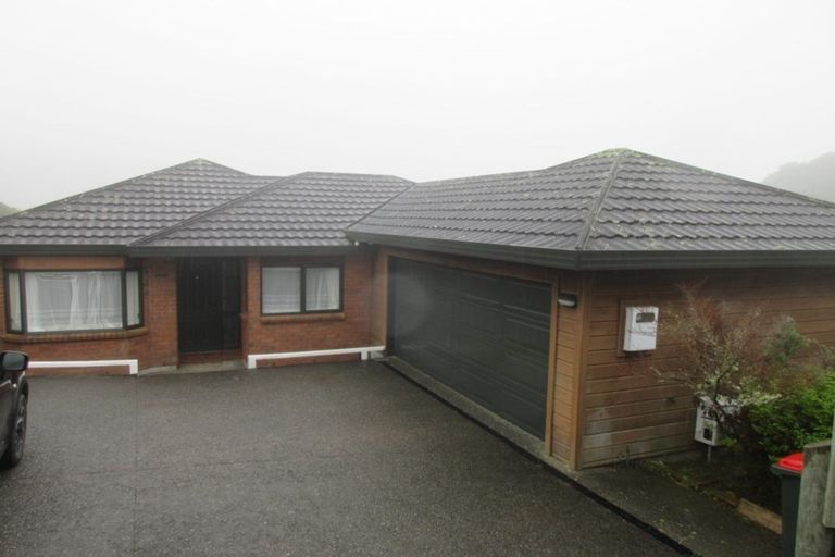 Photo of property in 15u6 Glanmire Road, Newlands, Wellington, 6037