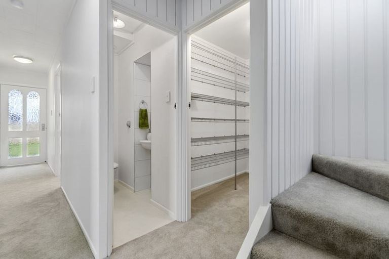 Photo of property in 29 Marsh Avenue, Forrest Hill, Auckland, 0620