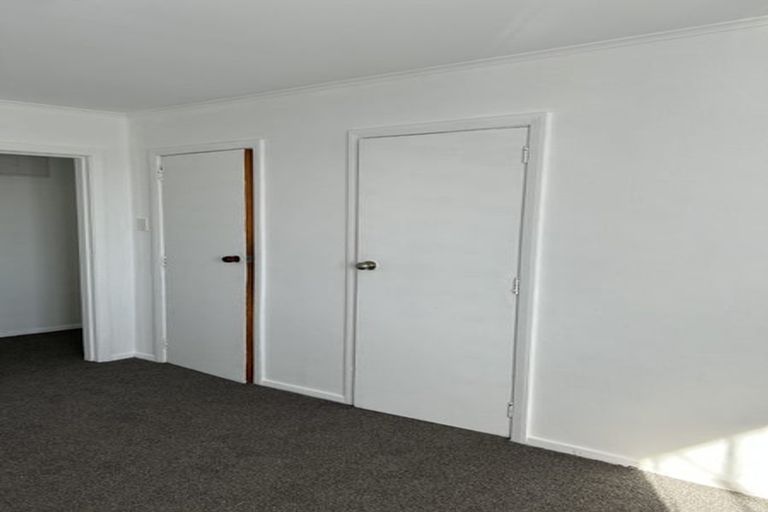 Photo of property in 9 Berkshire Grove, Cannons Creek, Porirua, 5024