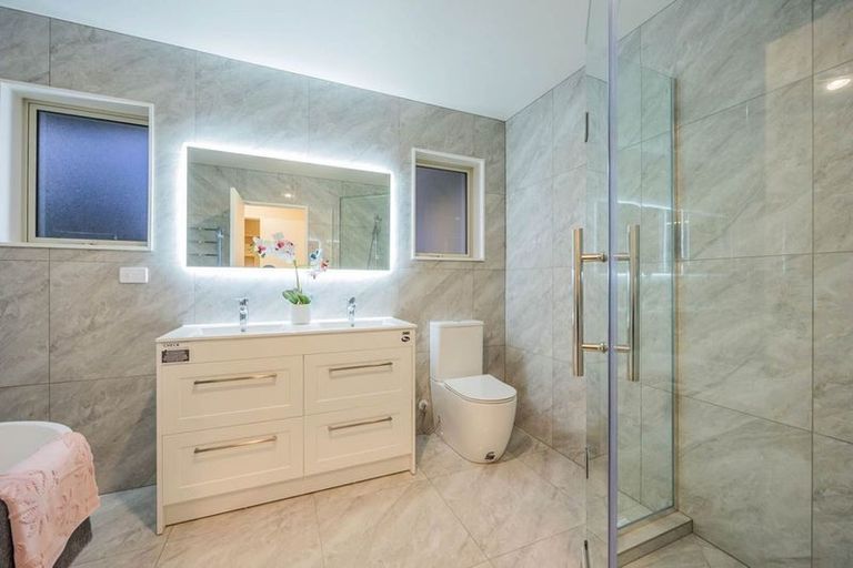 Photo of property in 245d Hill Road, The Gardens, Auckland, 2105