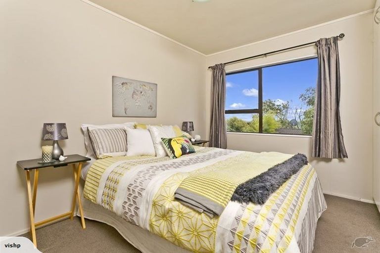 Photo of property in 2/96a Birkdale Road, Birkdale, Auckland, 0626