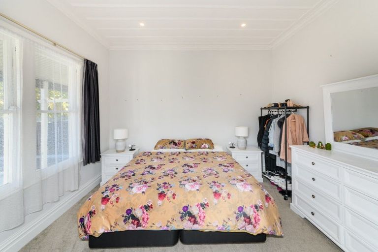 Photo of property in 84 Featherston Street, Takaro, Palmerston North, 4412