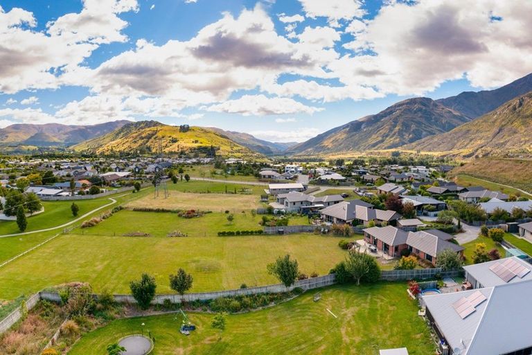 Photo of property in 14 Herries Lane, Lake Hayes, Queenstown, 9304