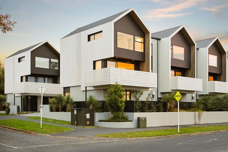 Photo of property in 1/2 Manning Street, Hamilton Central, Hamilton, 3204