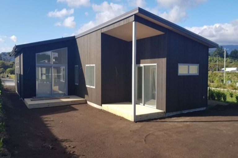 Photo of property in 3 Mirek Street, Waikanae, 5036