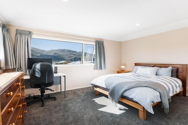 Photo of property in 1 Down Street, Cromwell, 9310